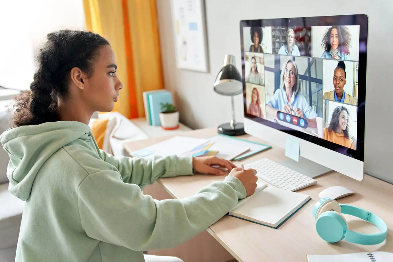 child builds confidence with online tutoring
